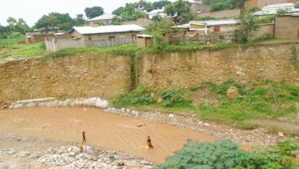 Bujumbura : l'érosion des rivières menace des centaines de foyers